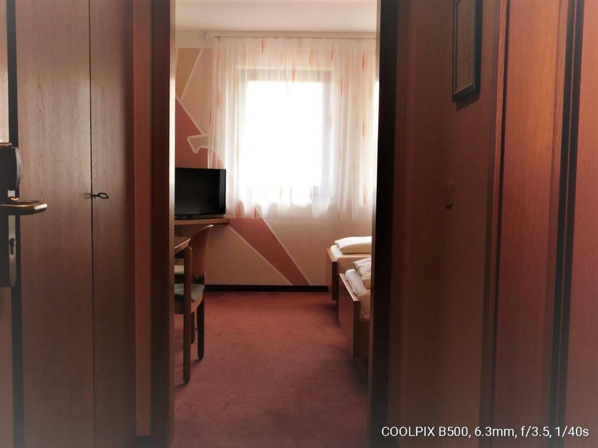 Gasthof Landhotel Gruner Baum Cadolzburg Luaran gambar